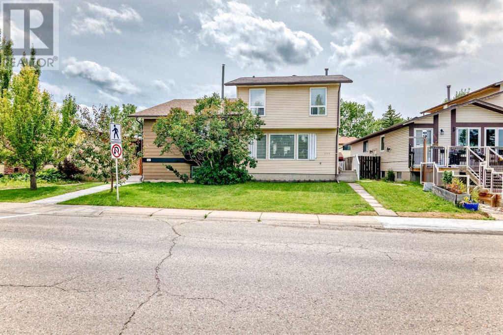 Single Family House for Sale in  Templehill Road NE Temple Calgary 
