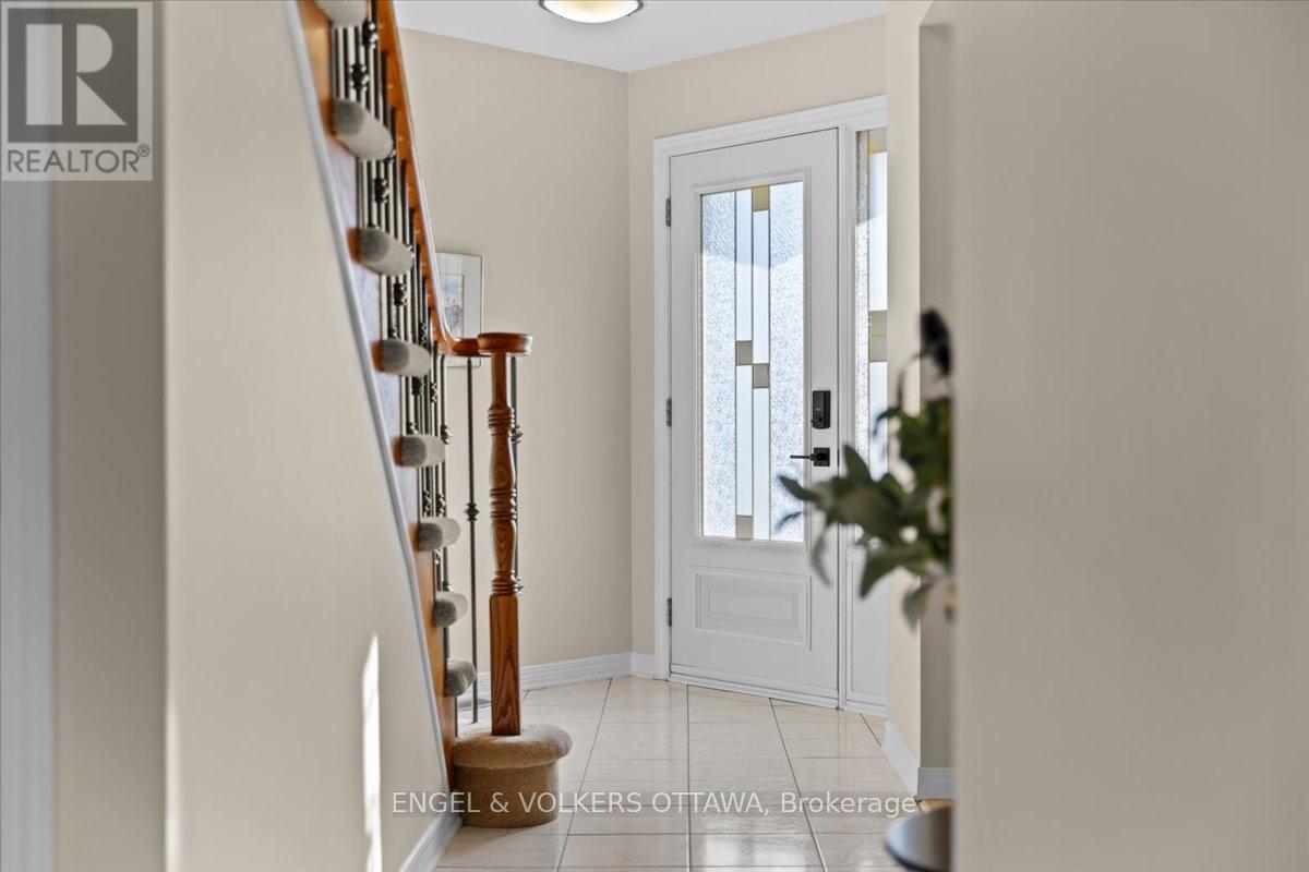 Bright and welcoming foyer