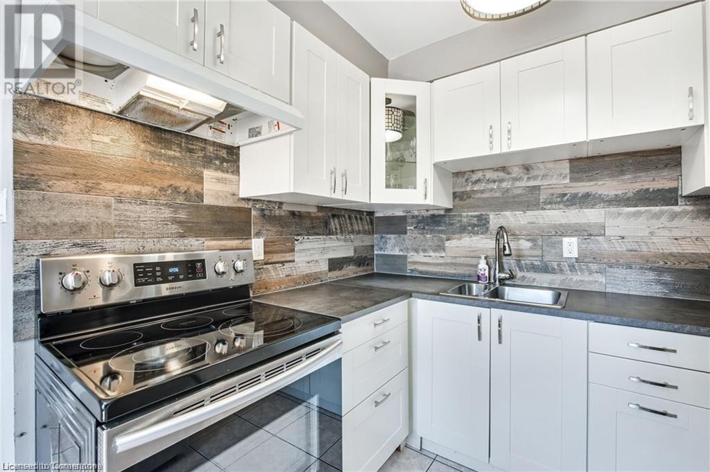 Photo 11 of 2700 Barton Street E Unit 2, Hamilton ON