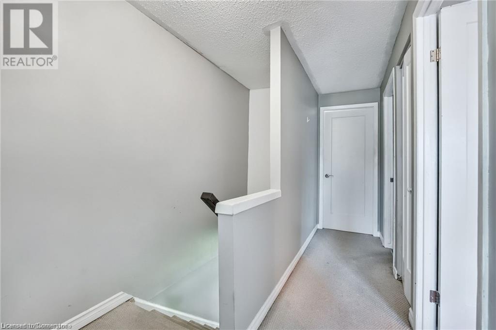 Photo 15 of 2700 Barton Street E Unit 2, Hamilton ON