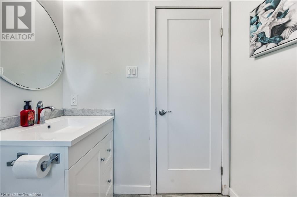 Photo 17 of 2700 Barton Street E Unit 2, Hamilton ON