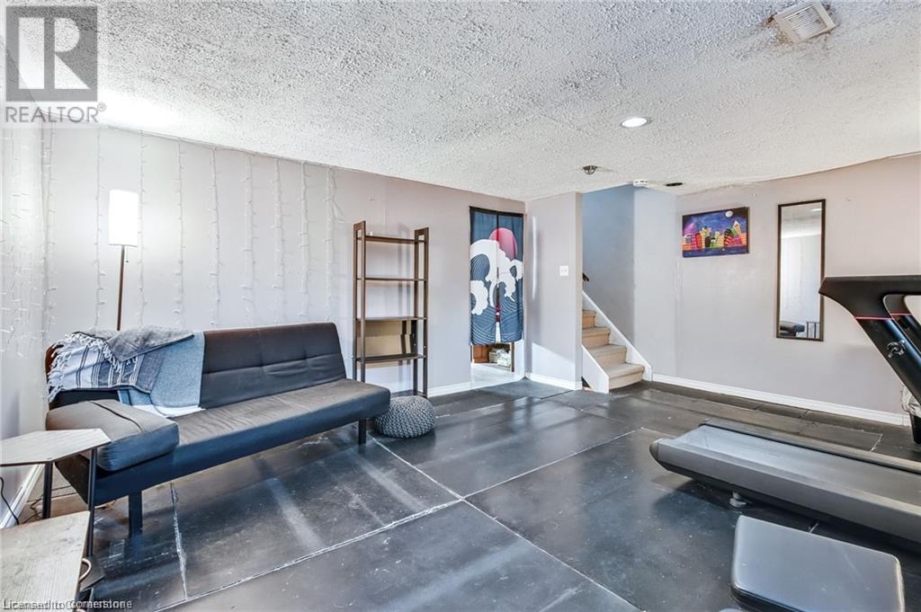 Photo 25 of 2700 Barton Street E Unit 2, Hamilton ON