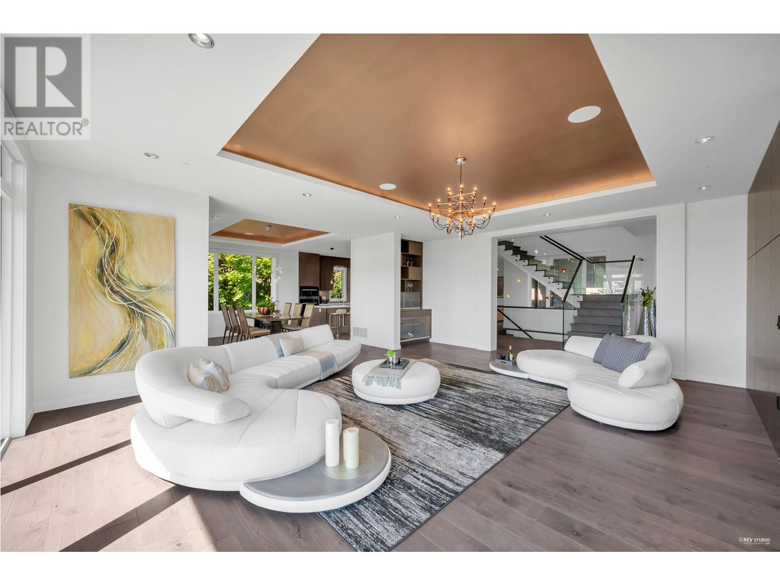 2101 UNION COURT, West Vancouver