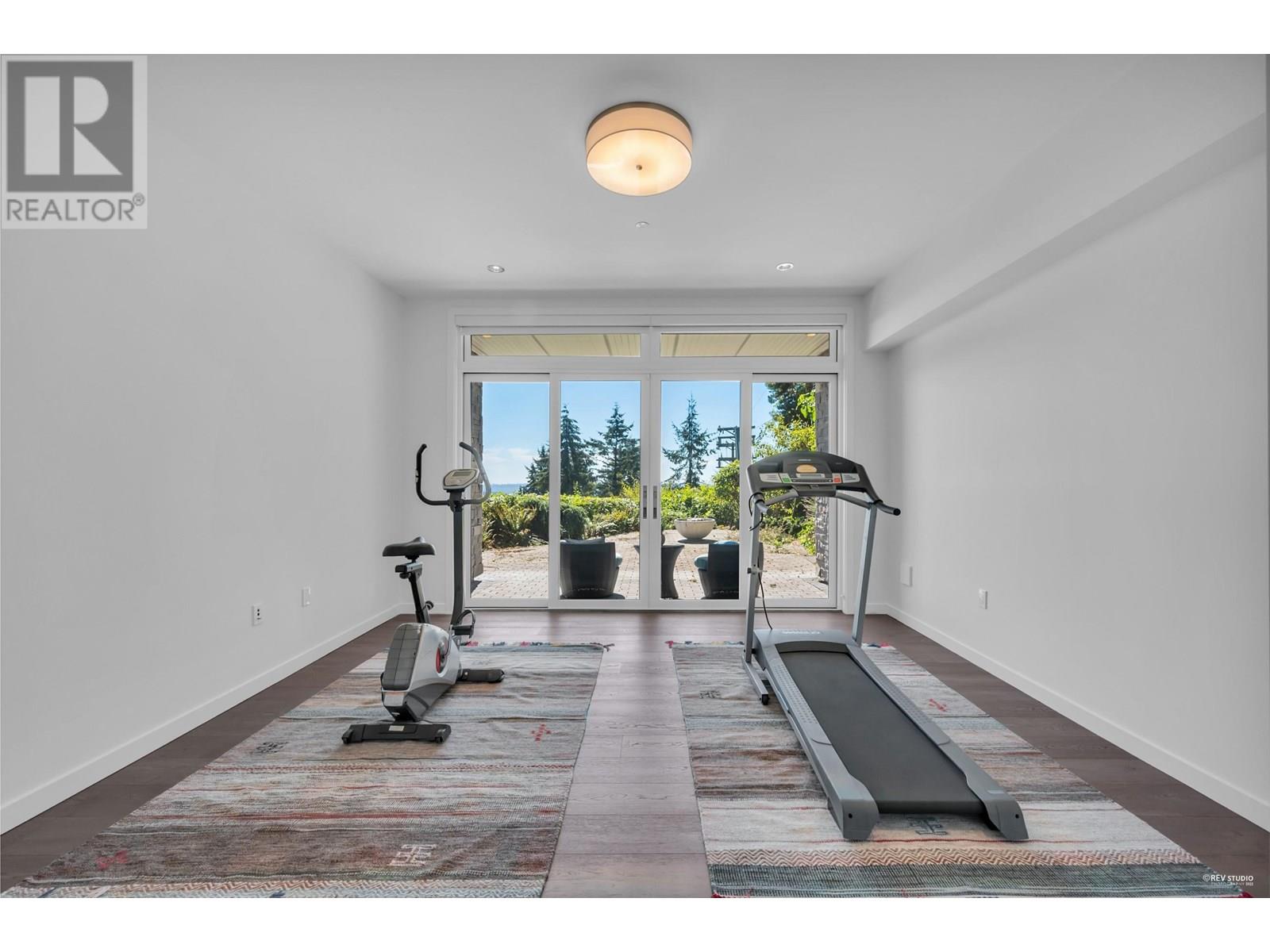 2101 UNION COURT, West Vancouver