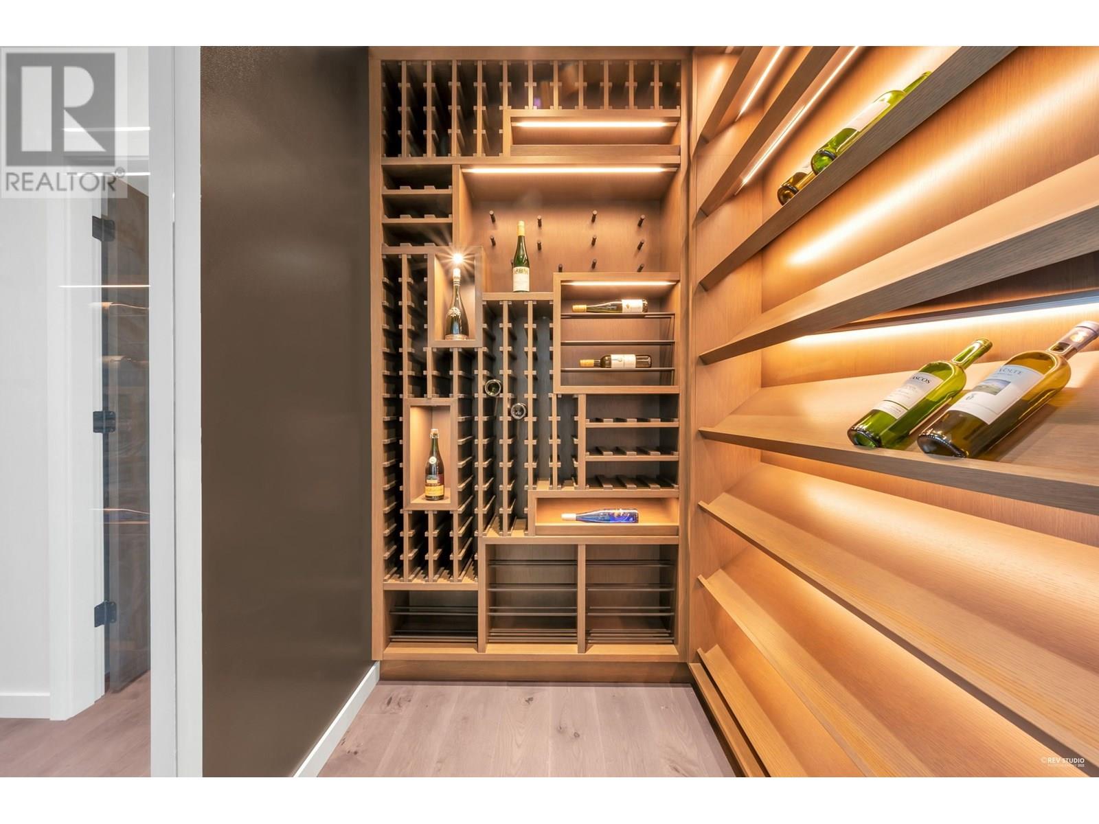 2101 UNION COURT, West Vancouver