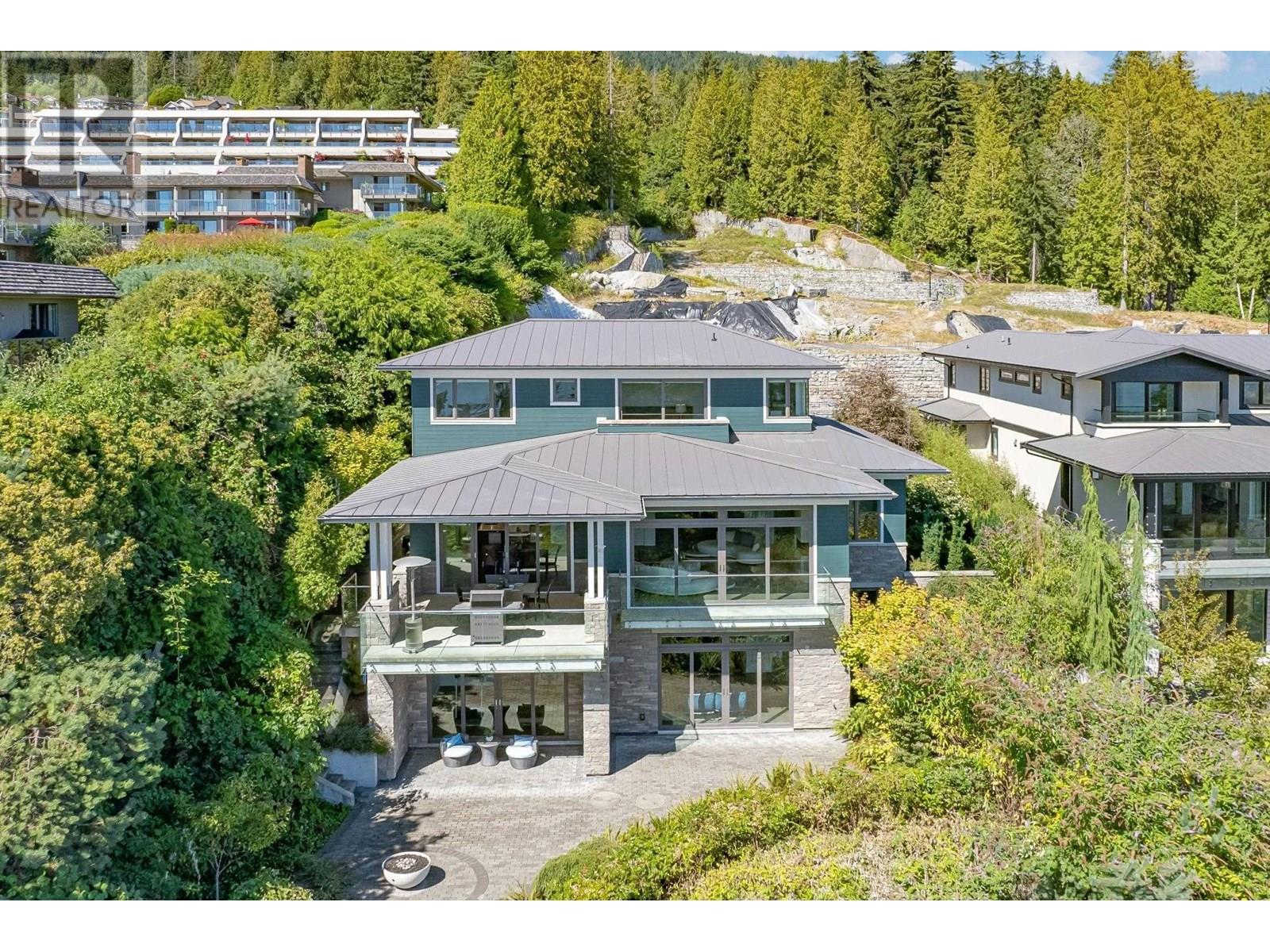 2101 UNION COURT, West Vancouver