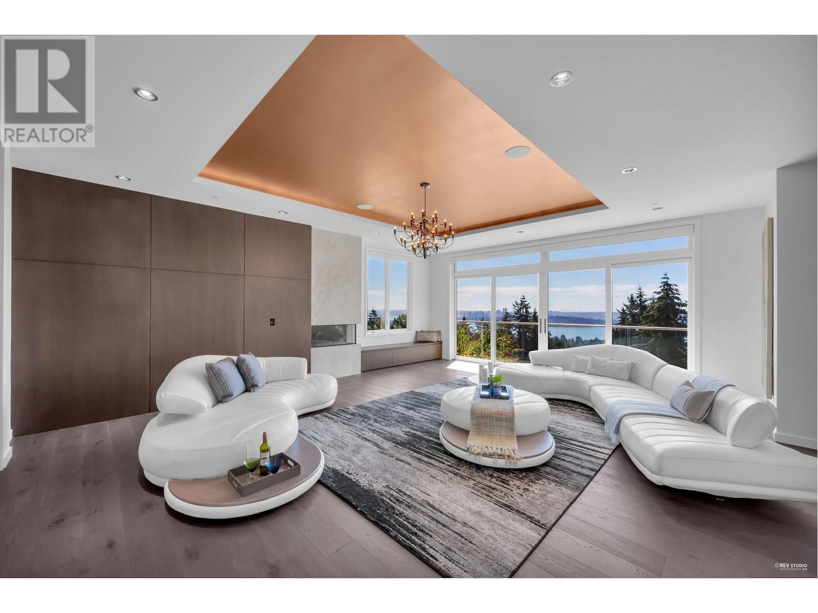 2101 UNION COURT, West Vancouver