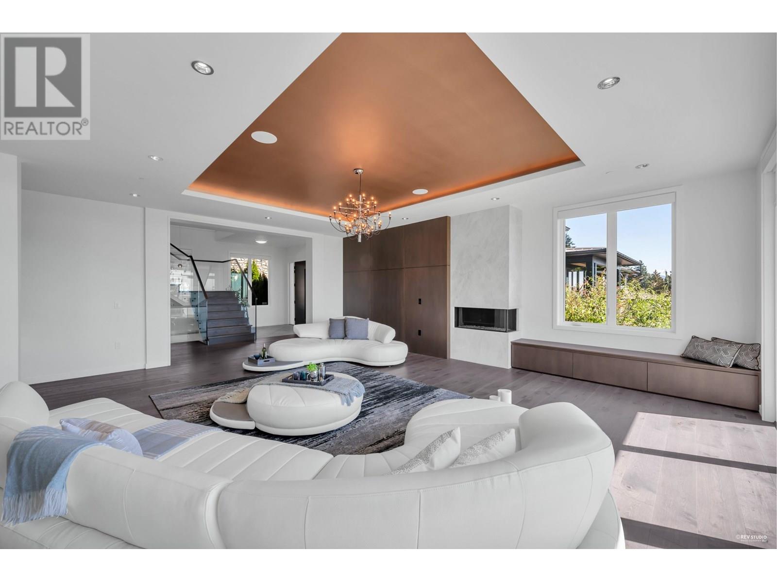 2101 UNION COURT, West Vancouver