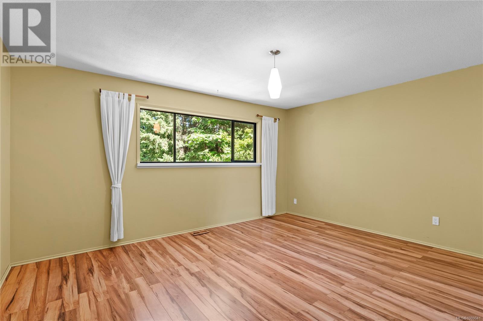 Photo 26 of 255 Sunningdale Rd E, Qualicum Beach BC