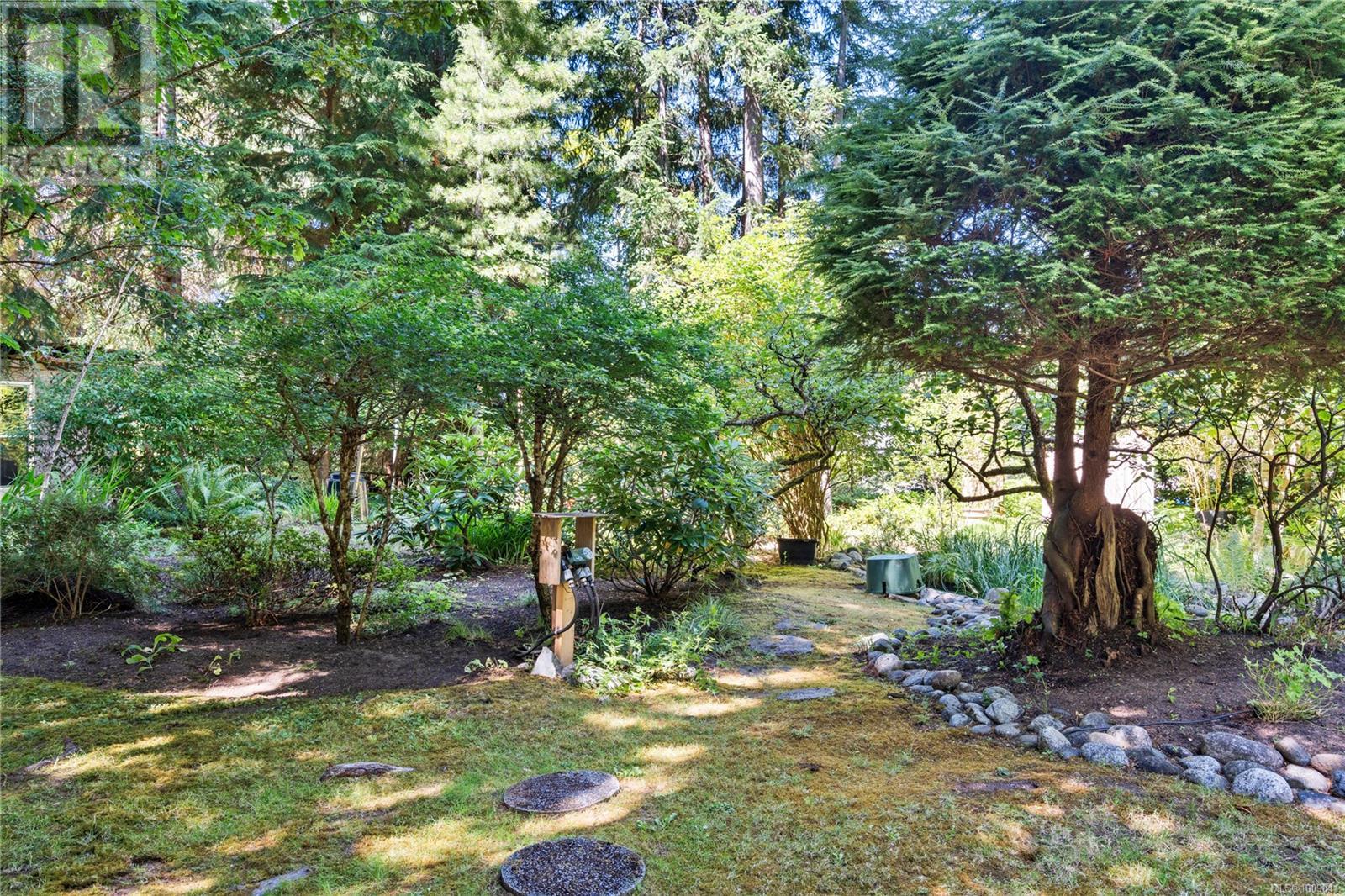 Photo 22 of 255 Sunningdale Rd E, Qualicum Beach BC