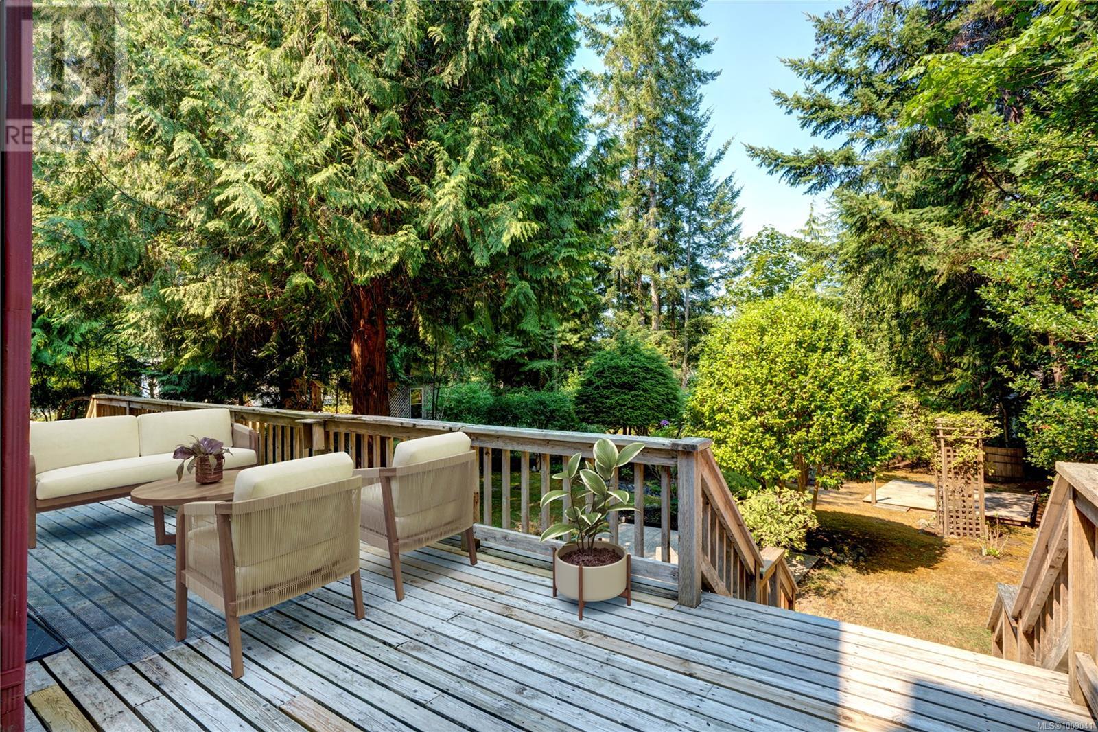 Photo 13 of 255 Sunningdale Rd E, Qualicum Beach BC