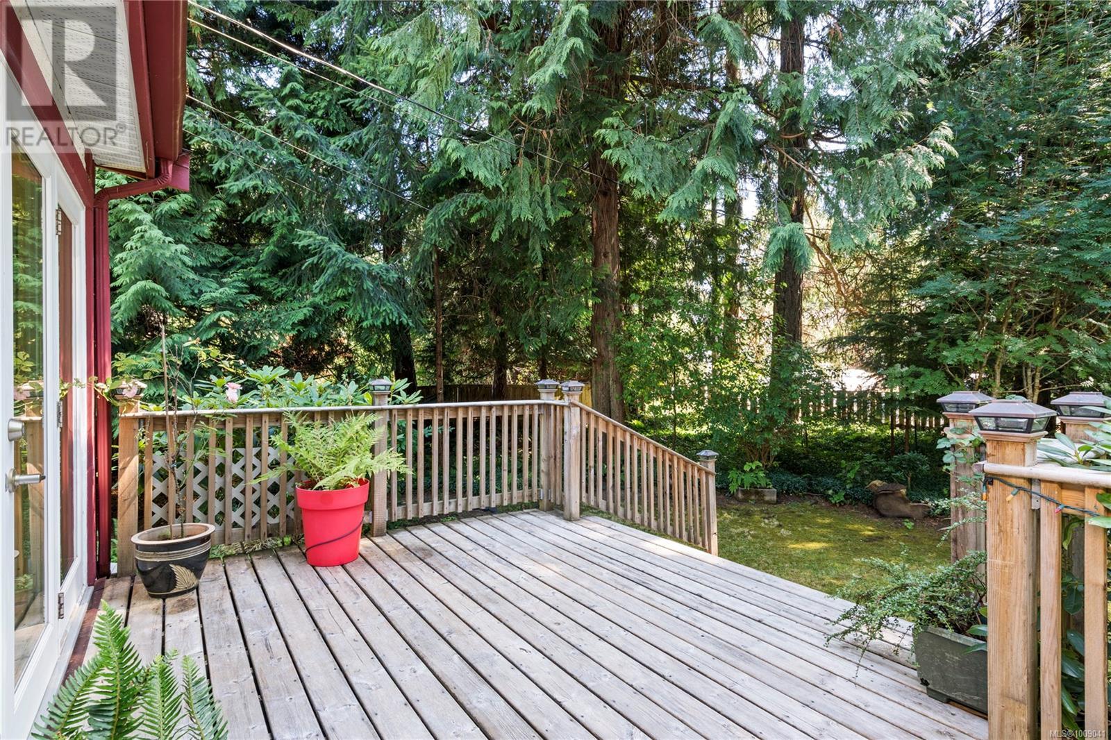 Photo 31 of 255 Sunningdale Rd E, Qualicum Beach BC