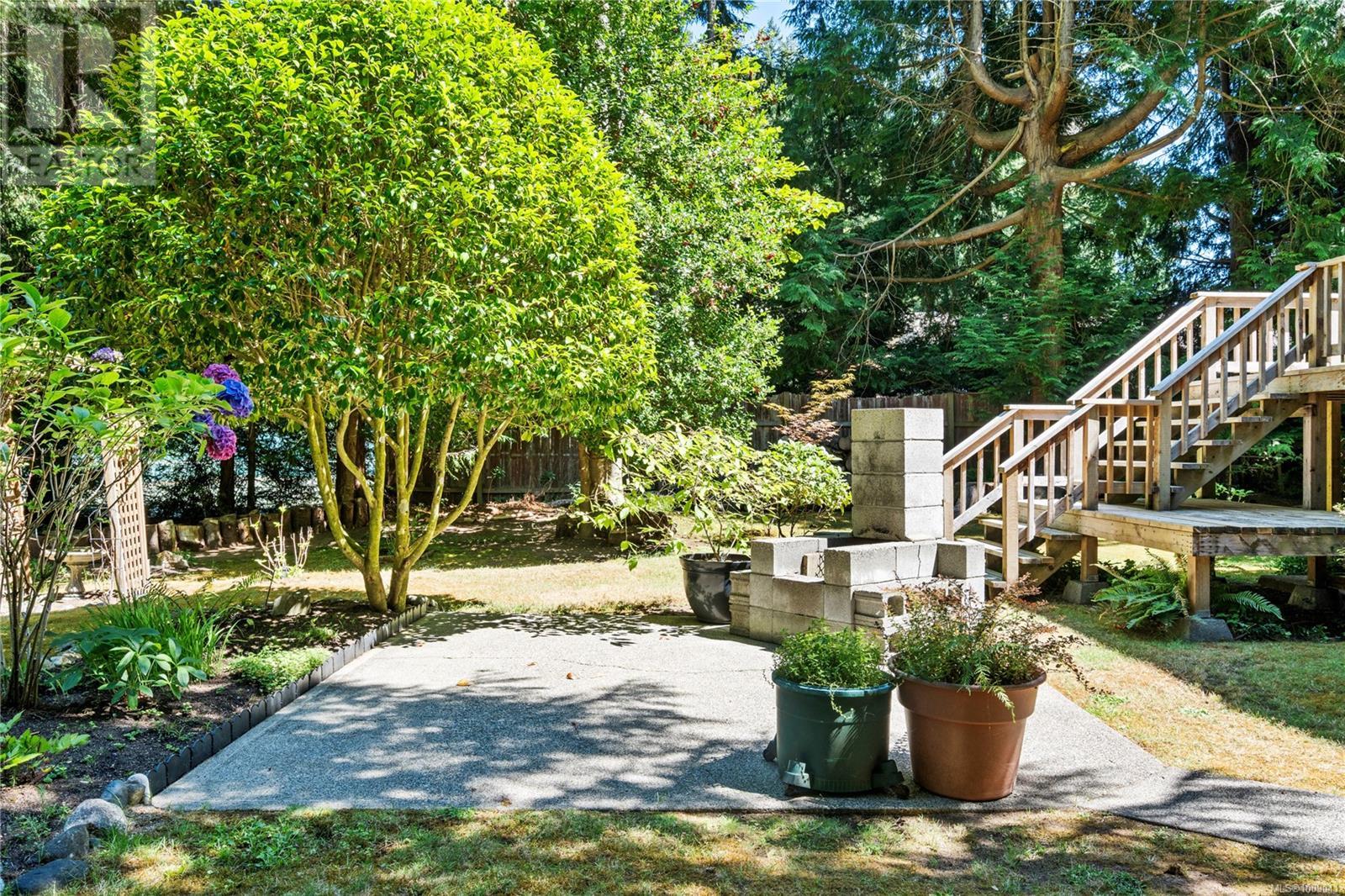 Photo 35 of 255 Sunningdale Rd E, Qualicum Beach BC