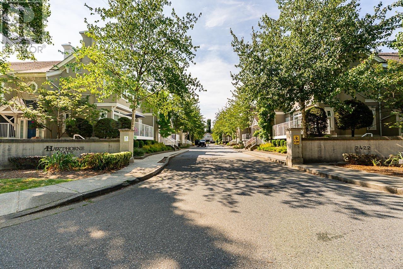 Photo 23 of 55 2422 Hawthorne Avenue, Port Coquitlam BC