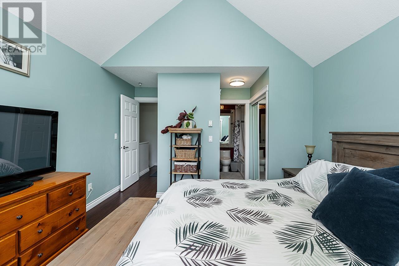 Photo 6 of 55 2422 Hawthorne Avenue, Port Coquitlam BC
