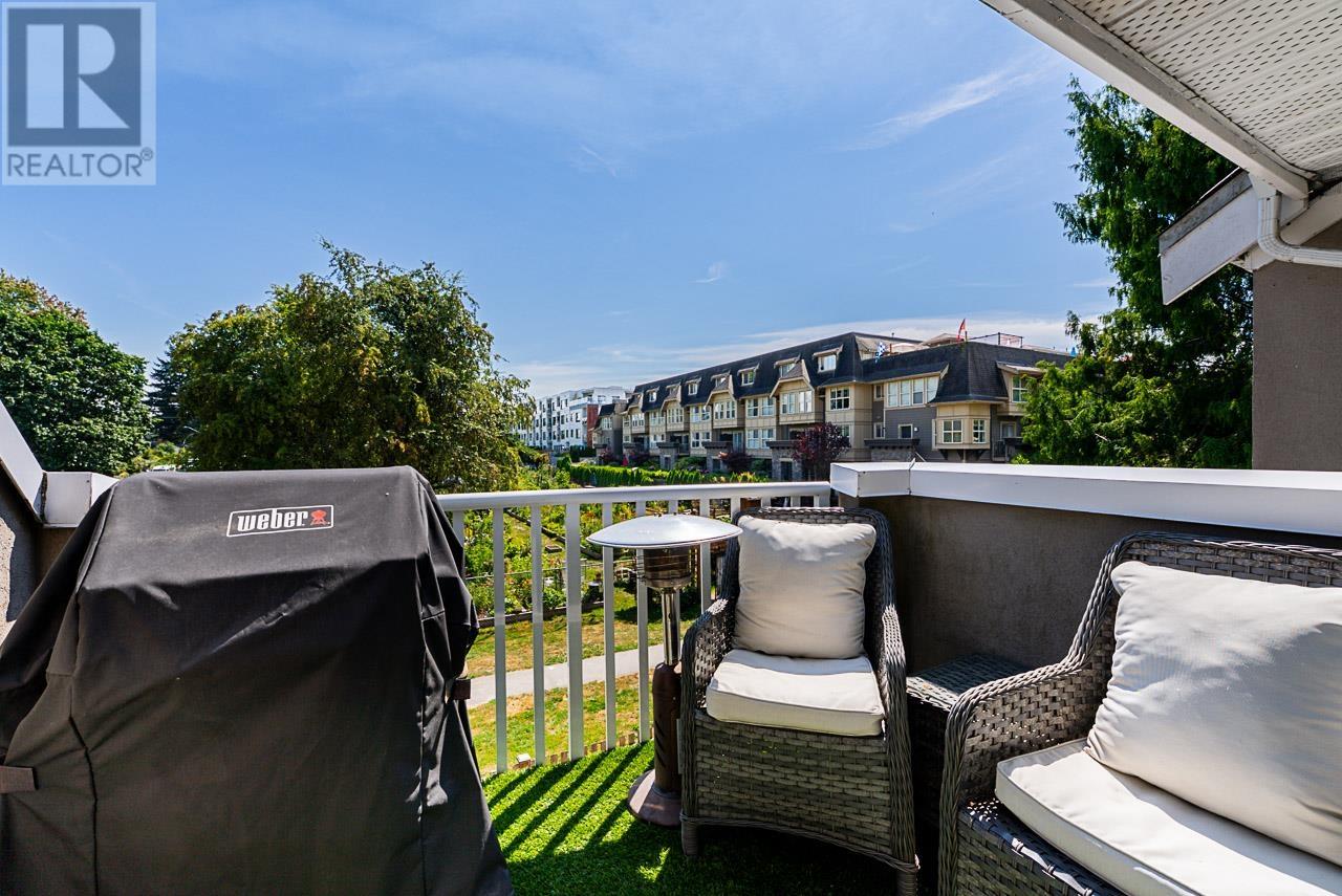 Photo 20 of 55 2422 Hawthorne Avenue, Port Coquitlam BC