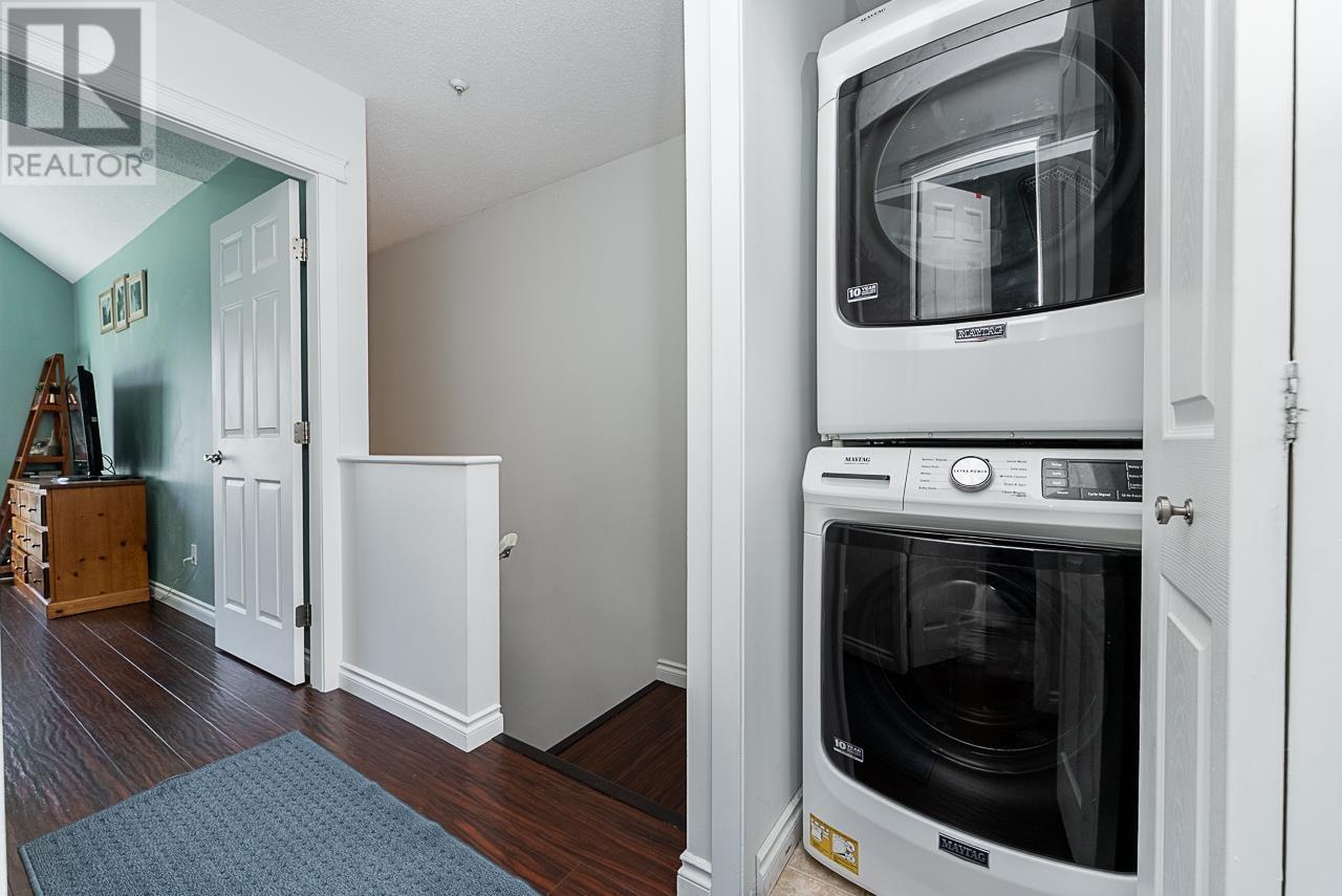 Photo 26 of 55 2422 Hawthorne Avenue, Port Coquitlam BC