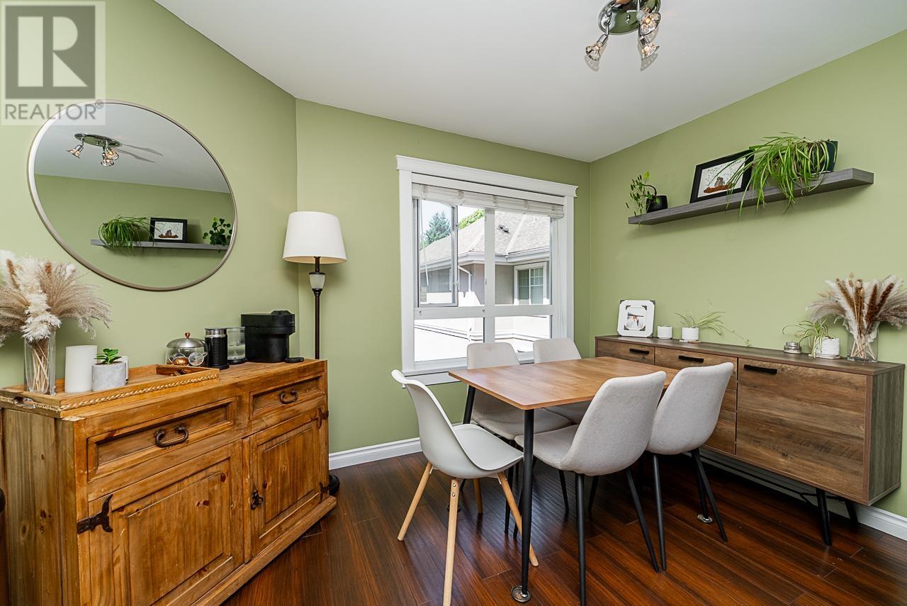 Photo 15 of 55 2422 Hawthorne Avenue, Port Coquitlam BC