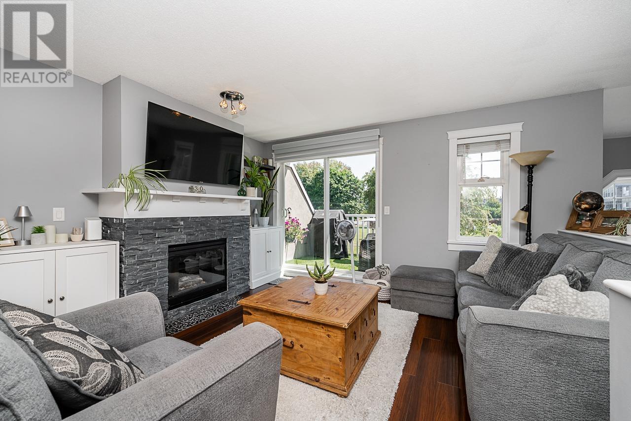 Photo 33 of 55 2422 Hawthorne Avenue, Port Coquitlam BC