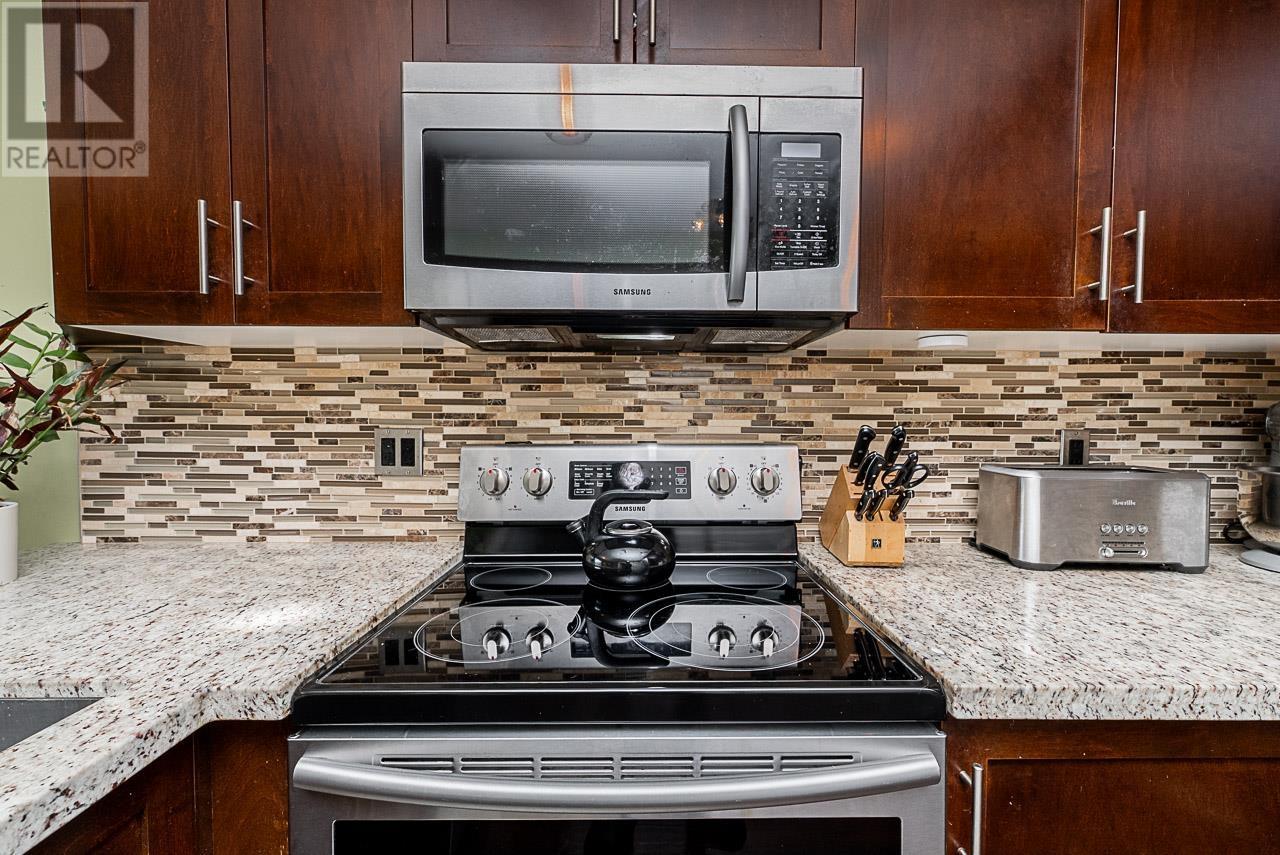 Photo 1 of 55 2422 Hawthorne Avenue, Port Coquitlam BC
