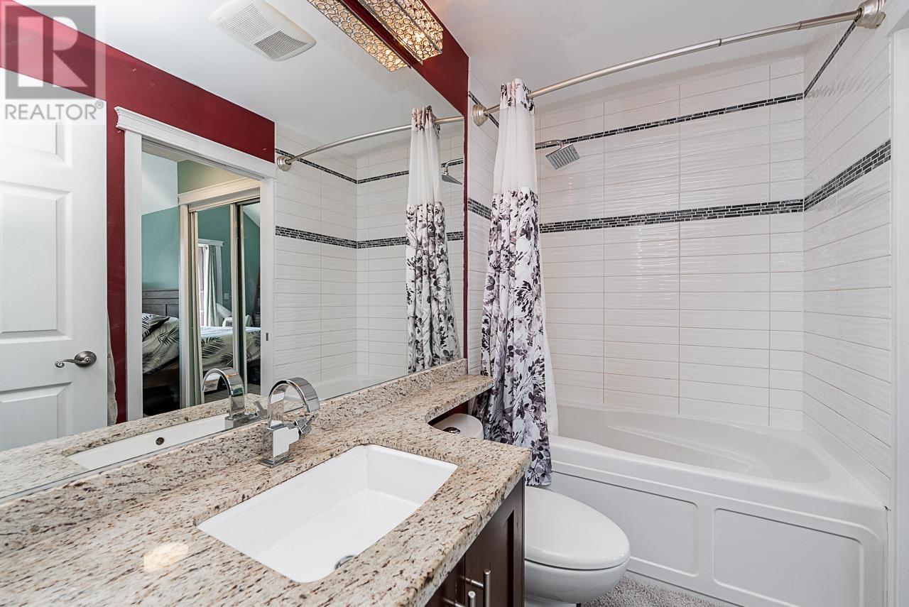 Photo 8 of 55 2422 Hawthorne Avenue, Port Coquitlam BC