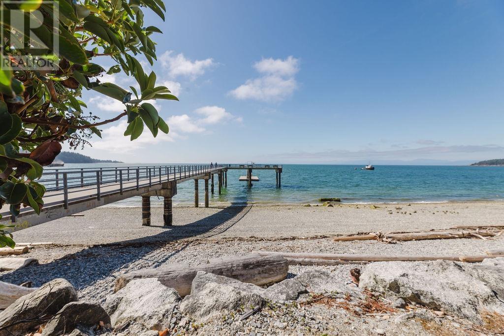 301 5477 WHARF AVENUE, Sechelt