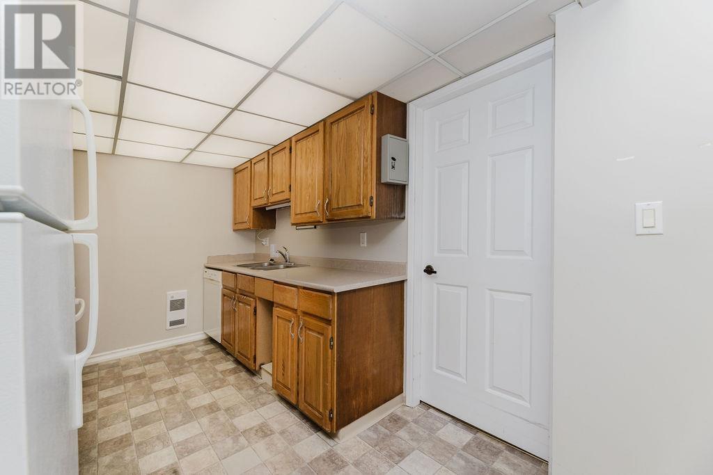 301 5477 WHARF AVENUE, Sechelt