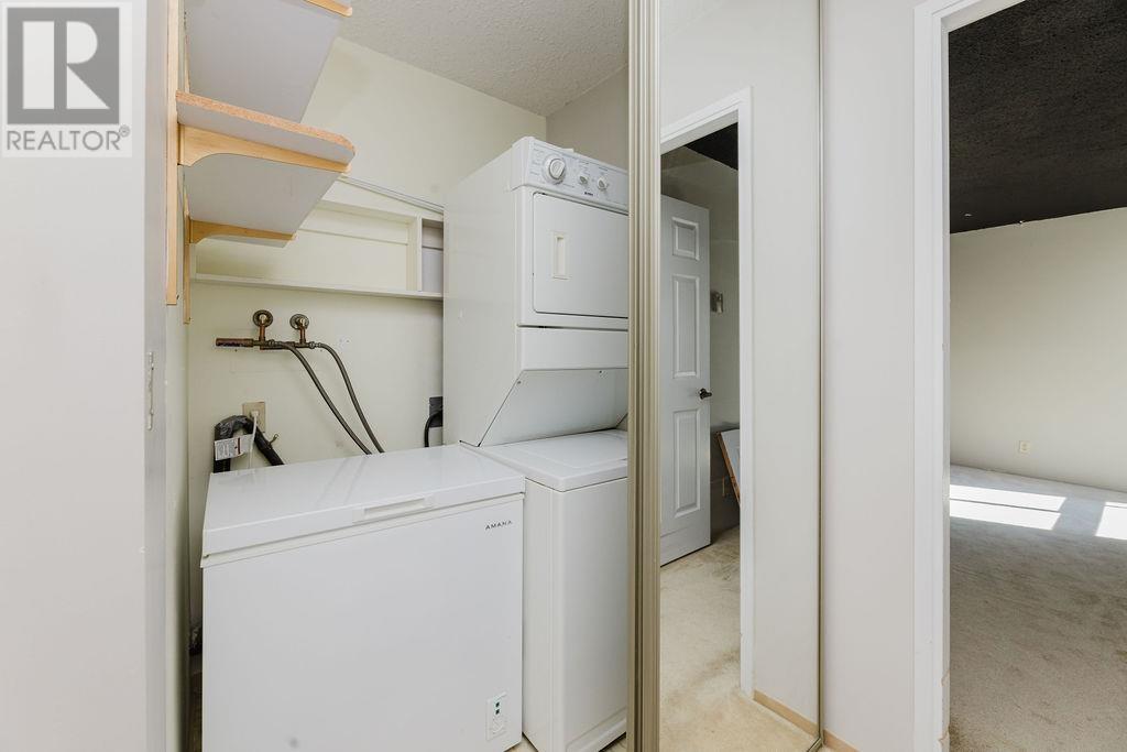 301 5477 WHARF AVENUE, Sechelt