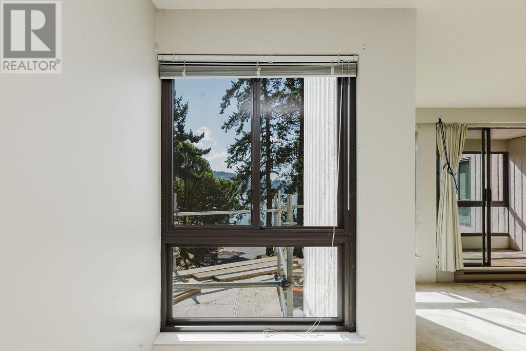 301 5477 WHARF AVENUE, Sechelt