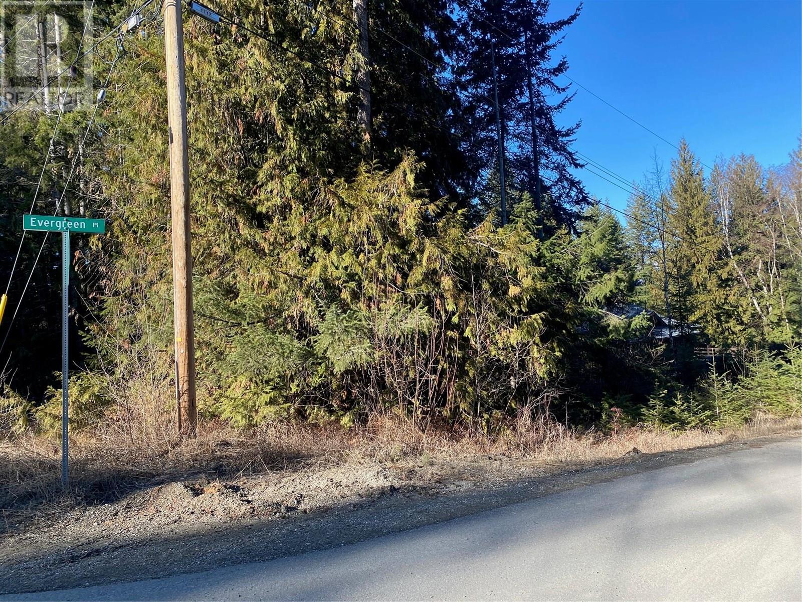 Photo 3 of 2807 Evergreen Place, Blind Bay BC