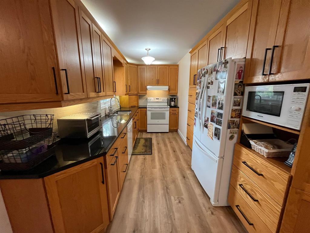 Photo 2 of 251 St Alphonse Avenue, Ste Anne MB