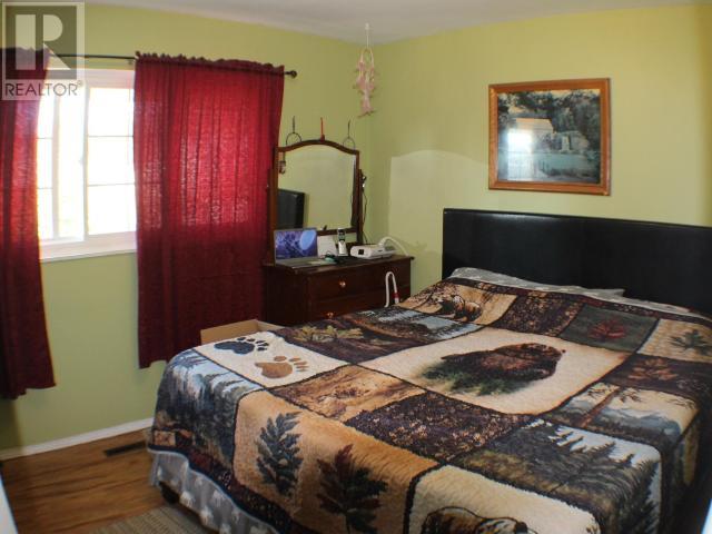 7164 BARNET STREET, Powell River