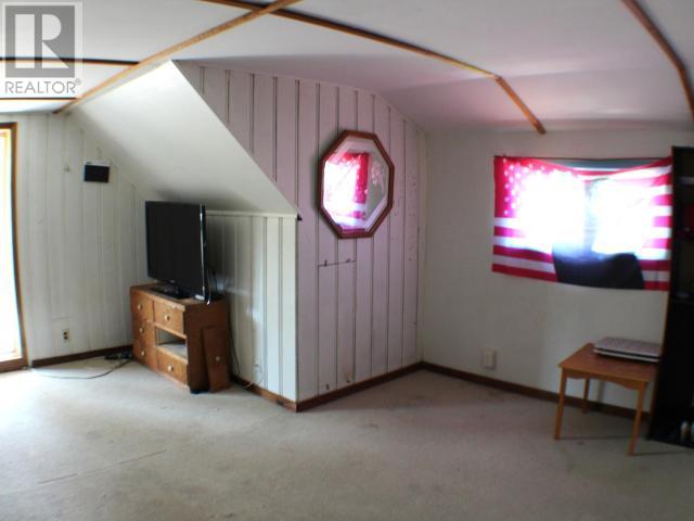 7164 BARNET STREET, Powell River