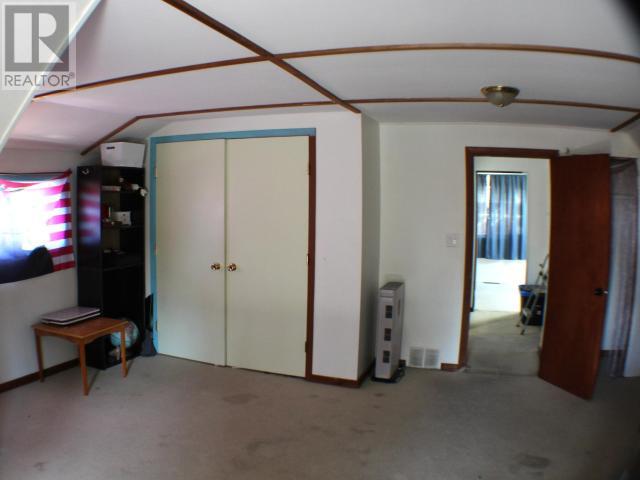 7164 BARNET STREET, Powell River