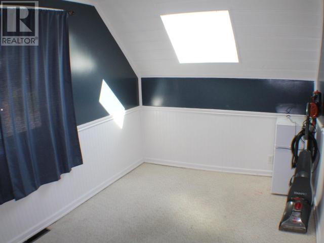 7164 BARNET STREET, Powell River