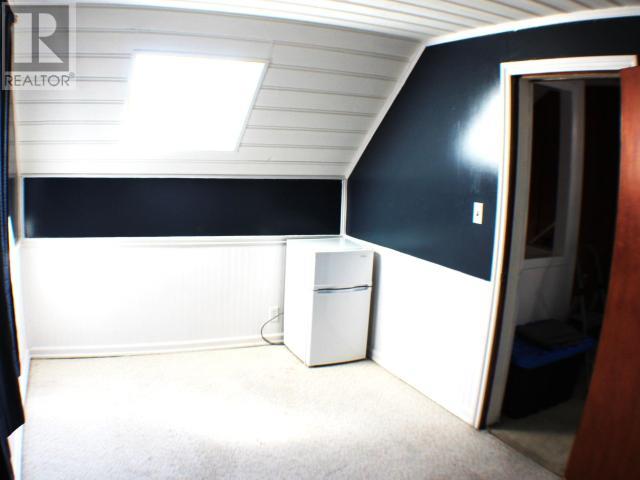 7164 BARNET STREET, Powell River