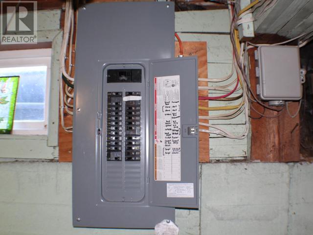 7164 BARNET STREET, Powell River