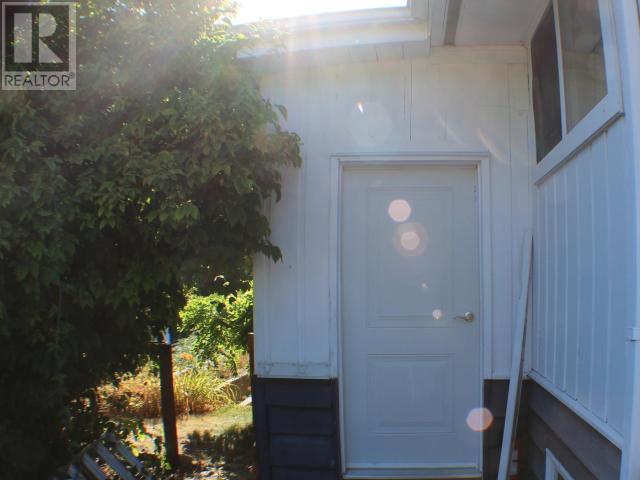 7164 BARNET STREET, Powell River