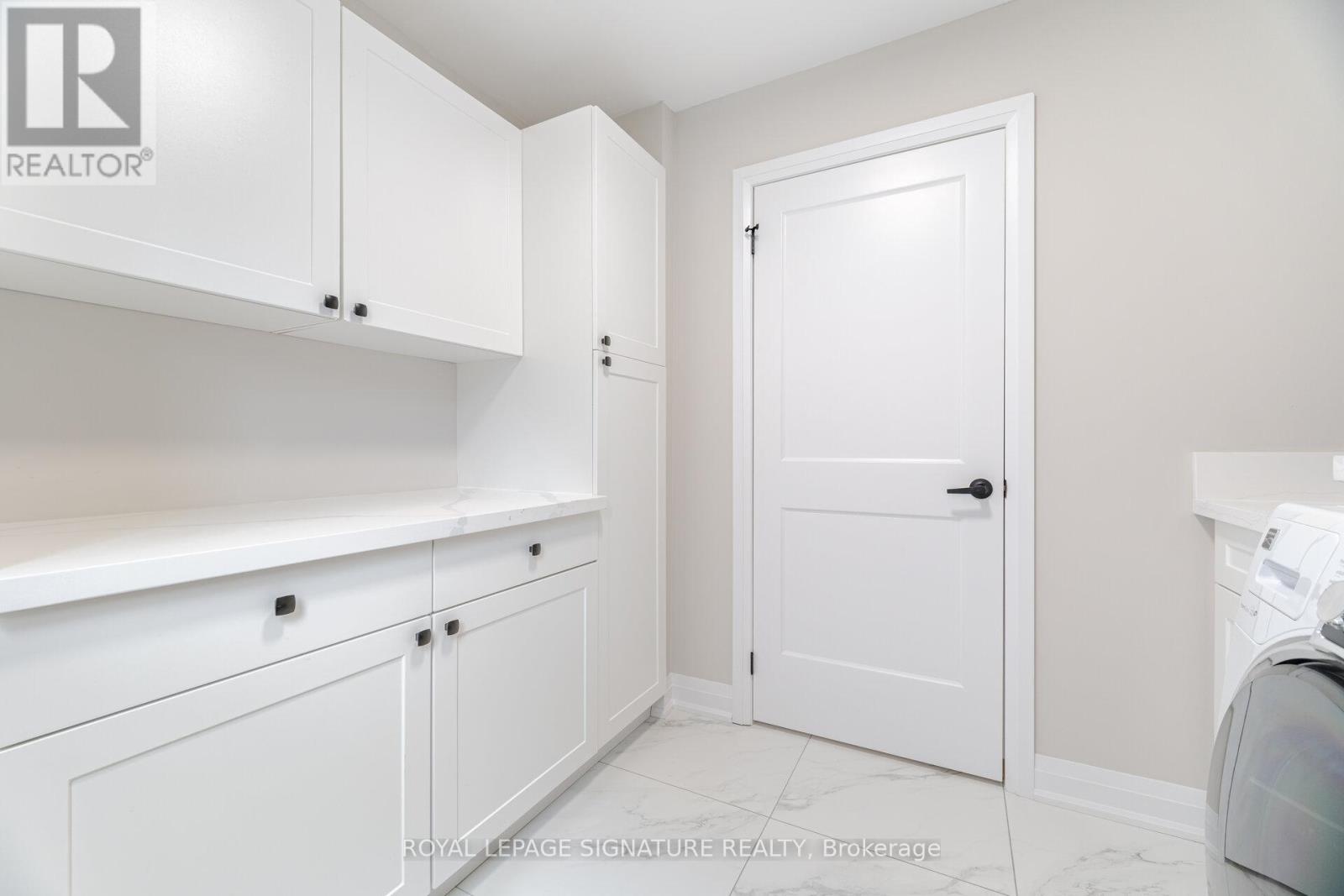 Photo 26 of 2392 Arnold Crescent, Burlington ON