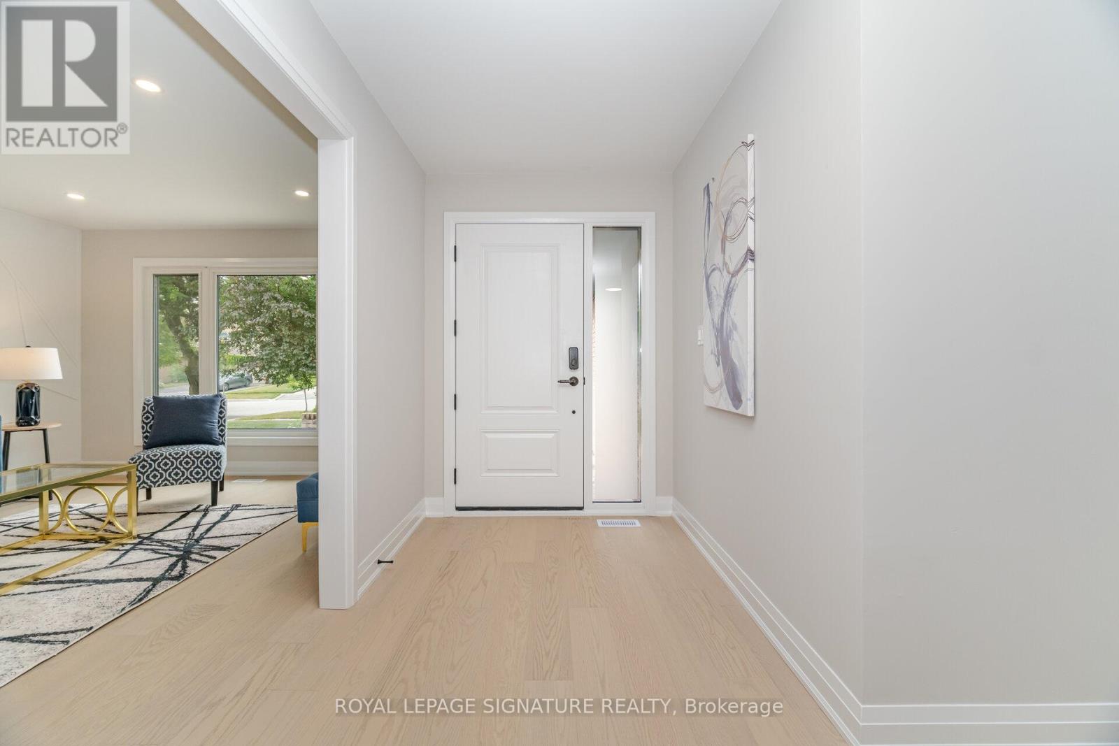 Photo 28 of 2392 Arnold Crescent, Burlington ON