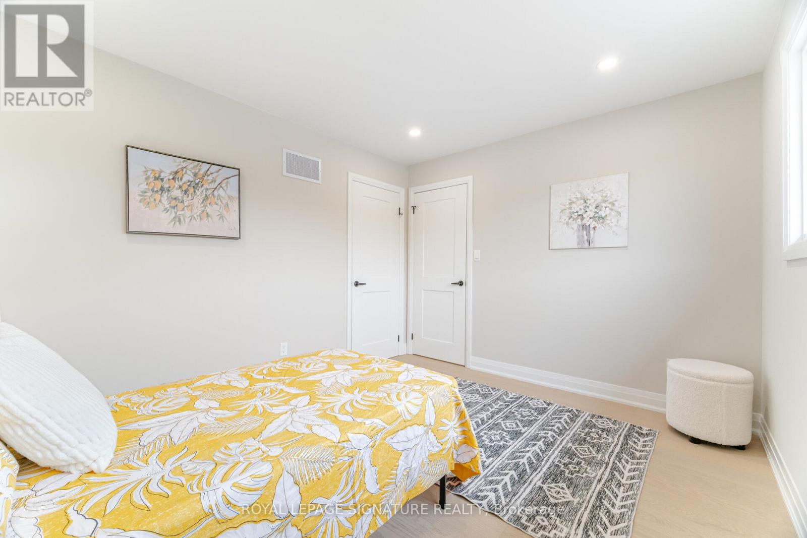 Photo 16 of 2392 Arnold Crescent, Burlington ON