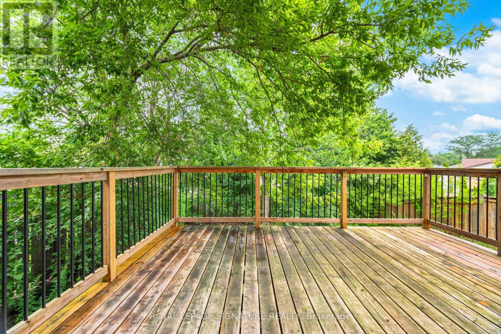 Photo 8 of 2392 Arnold Crescent, Burlington ON