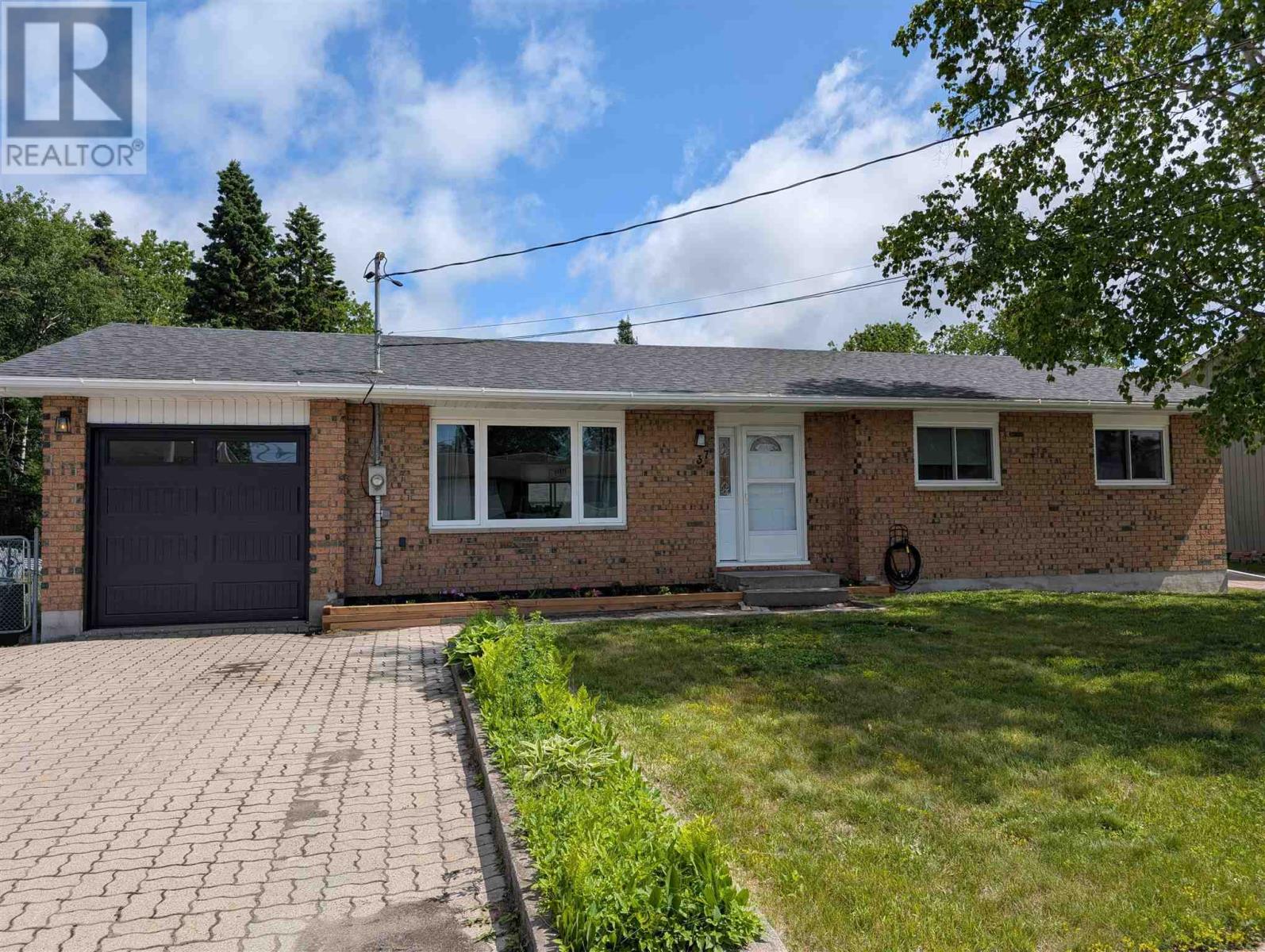 Photo 1 of 37 Birch St, Wawa ON