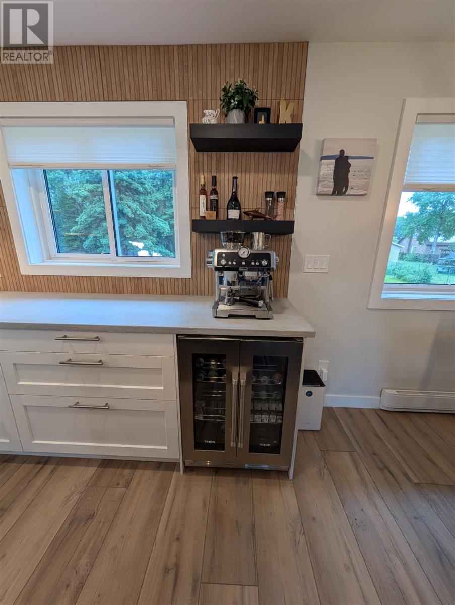 Photo 16 of 37 Birch St, Wawa ON