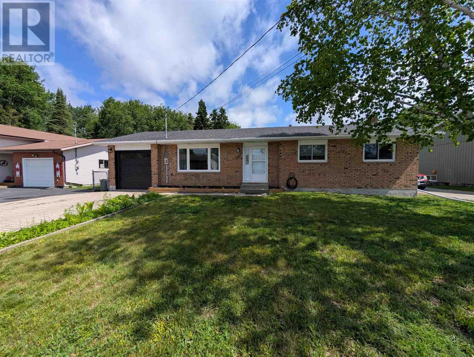 Photo 2 of 37 Birch St, Wawa ON