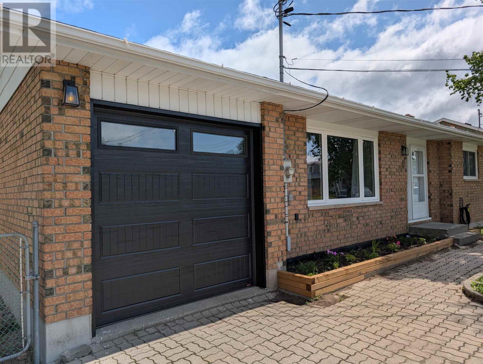 Photo 3 of 37 Birch St, Wawa ON