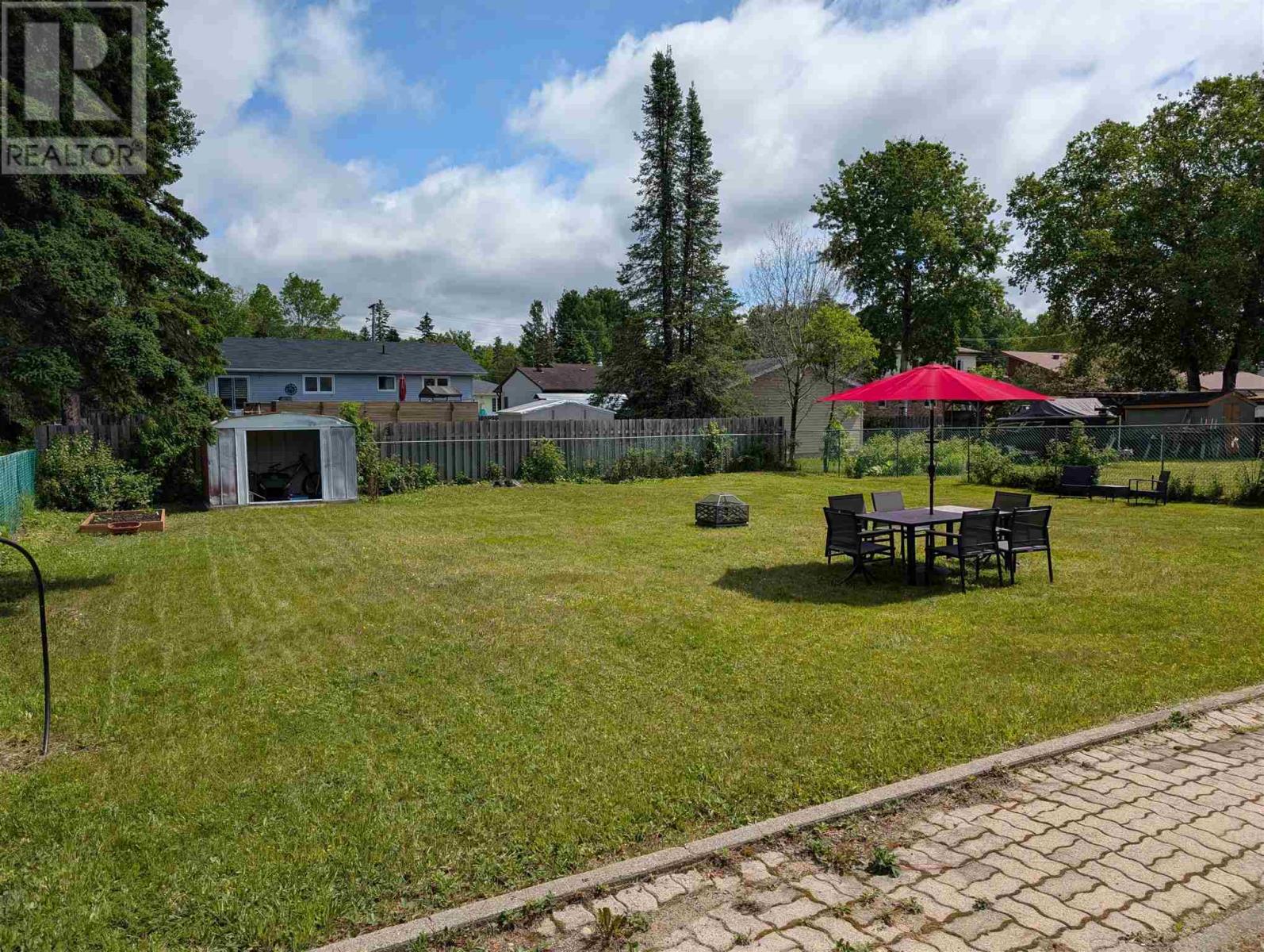 Photo 6 of 37 Birch St, Wawa ON
