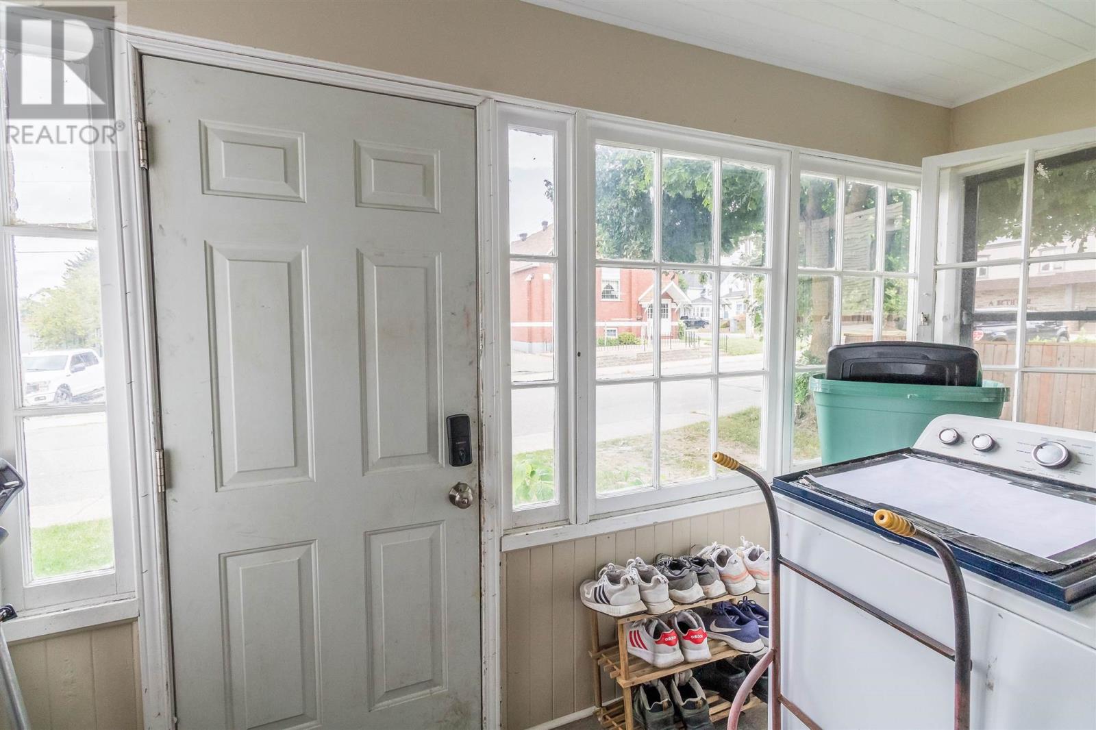 Photo 2 of 182 Spring St, Sault Ste Marie ON
