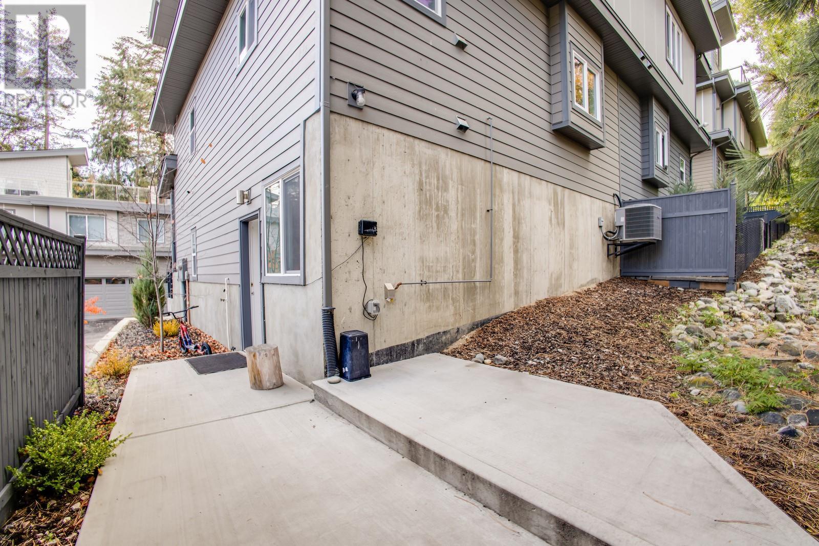 2893 Robinson Road Unit# 11, Lake Country
