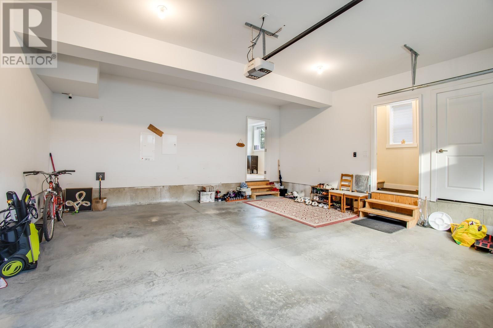 2893 Robinson Road Unit# 11, Lake Country